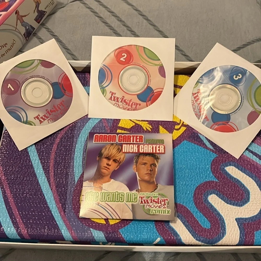 Twister moves dance edition with 3 music CDs & 144 dance sessions NIB